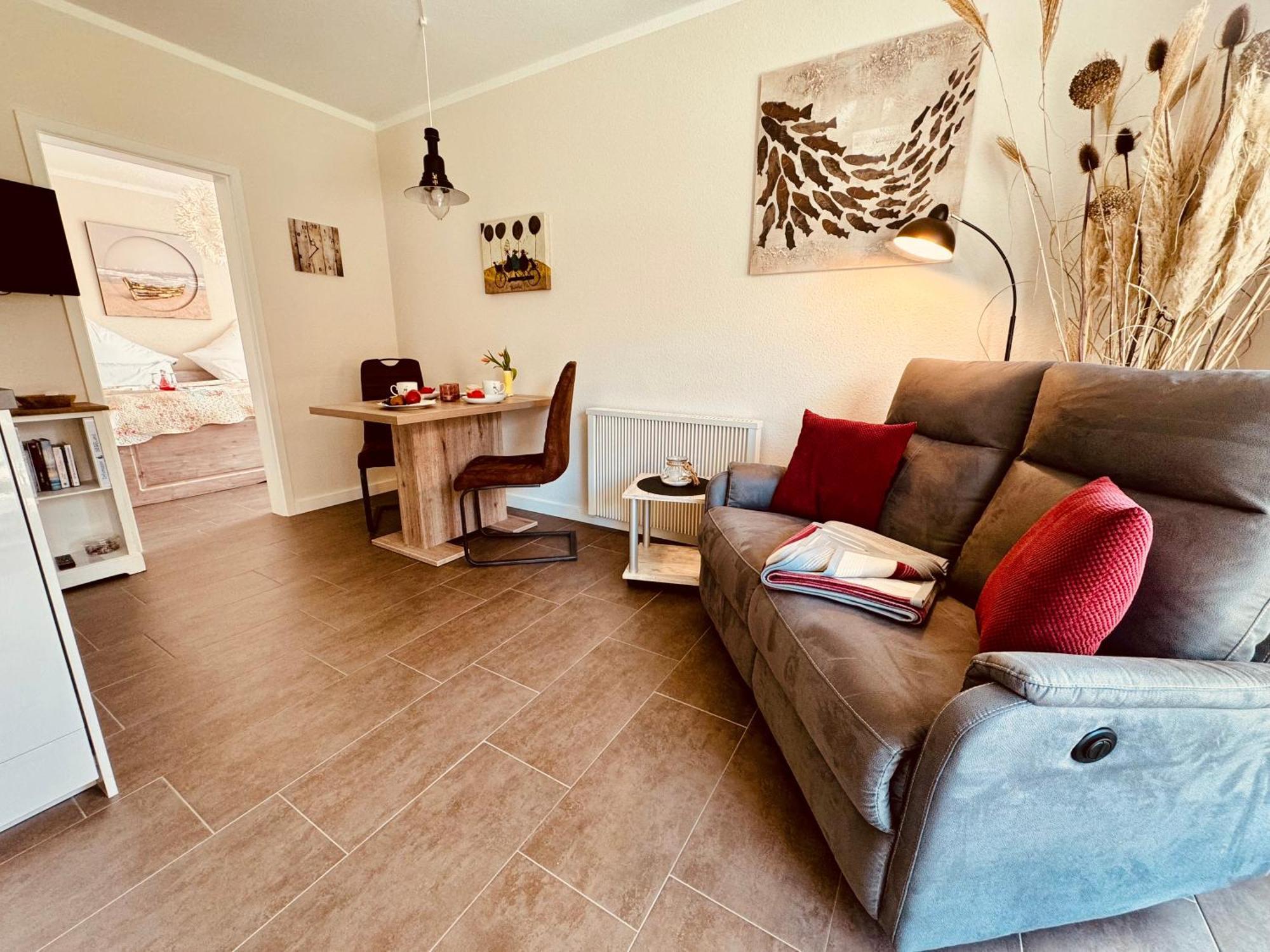 Segelund - Zeit Fuer Uns- Ruhige Und Sonnige Ferienwohnung Mit Terrasse Und Garten Nahe Strand Und Ostsee Schönhagen エクステリア 写真